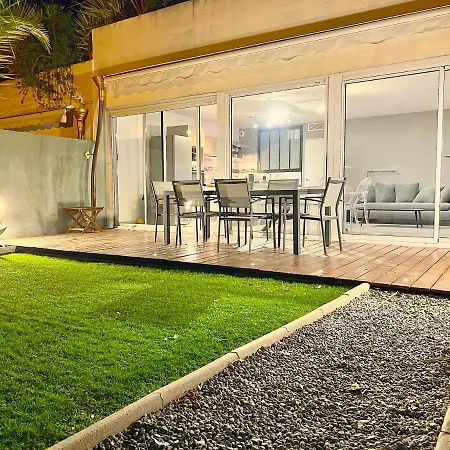 - Premium Jardin, Piscine Et Garage Apartment